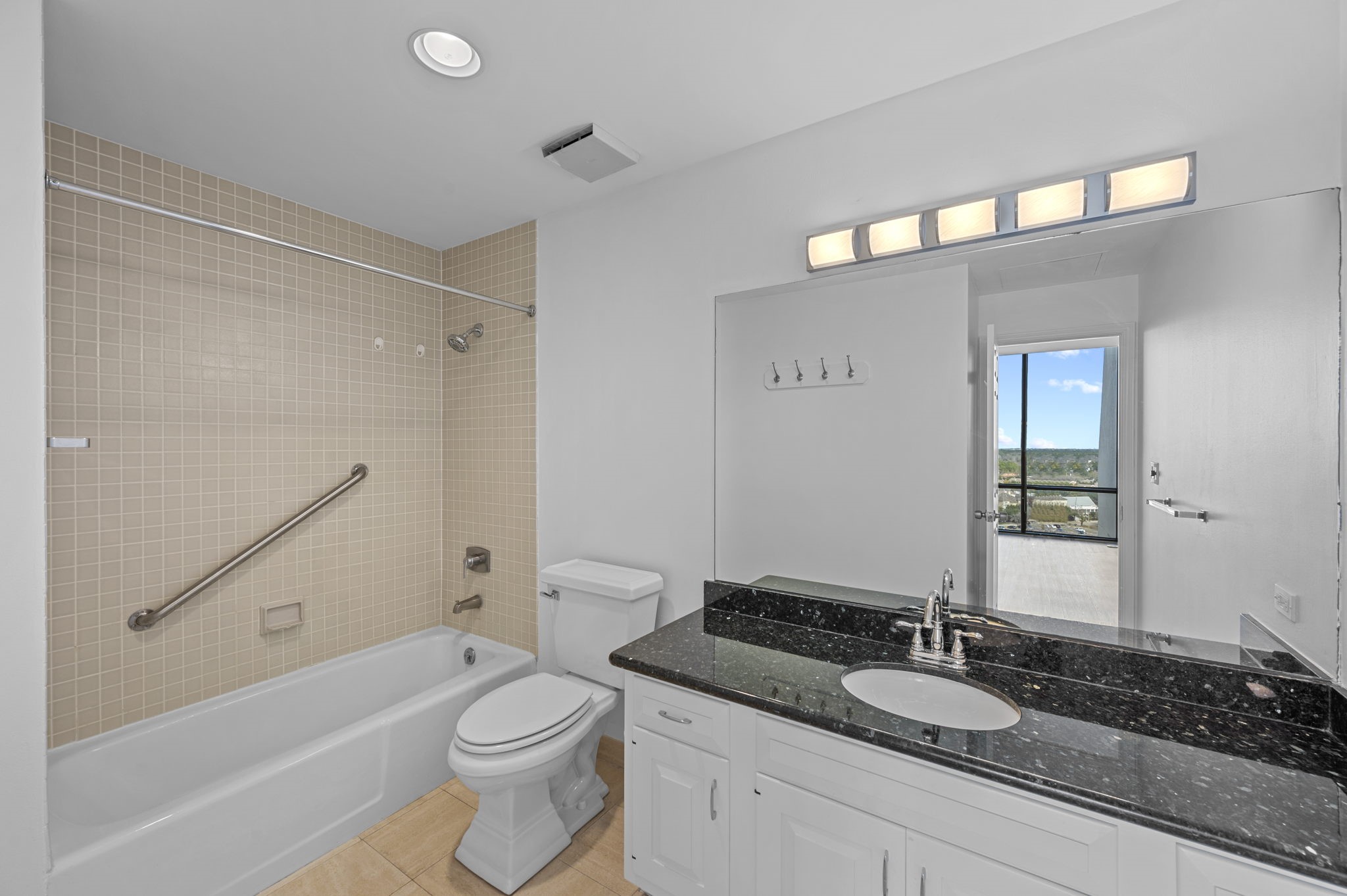 3nd full bathroom upstairs offers all bedrooms with en-suite bathrooms.