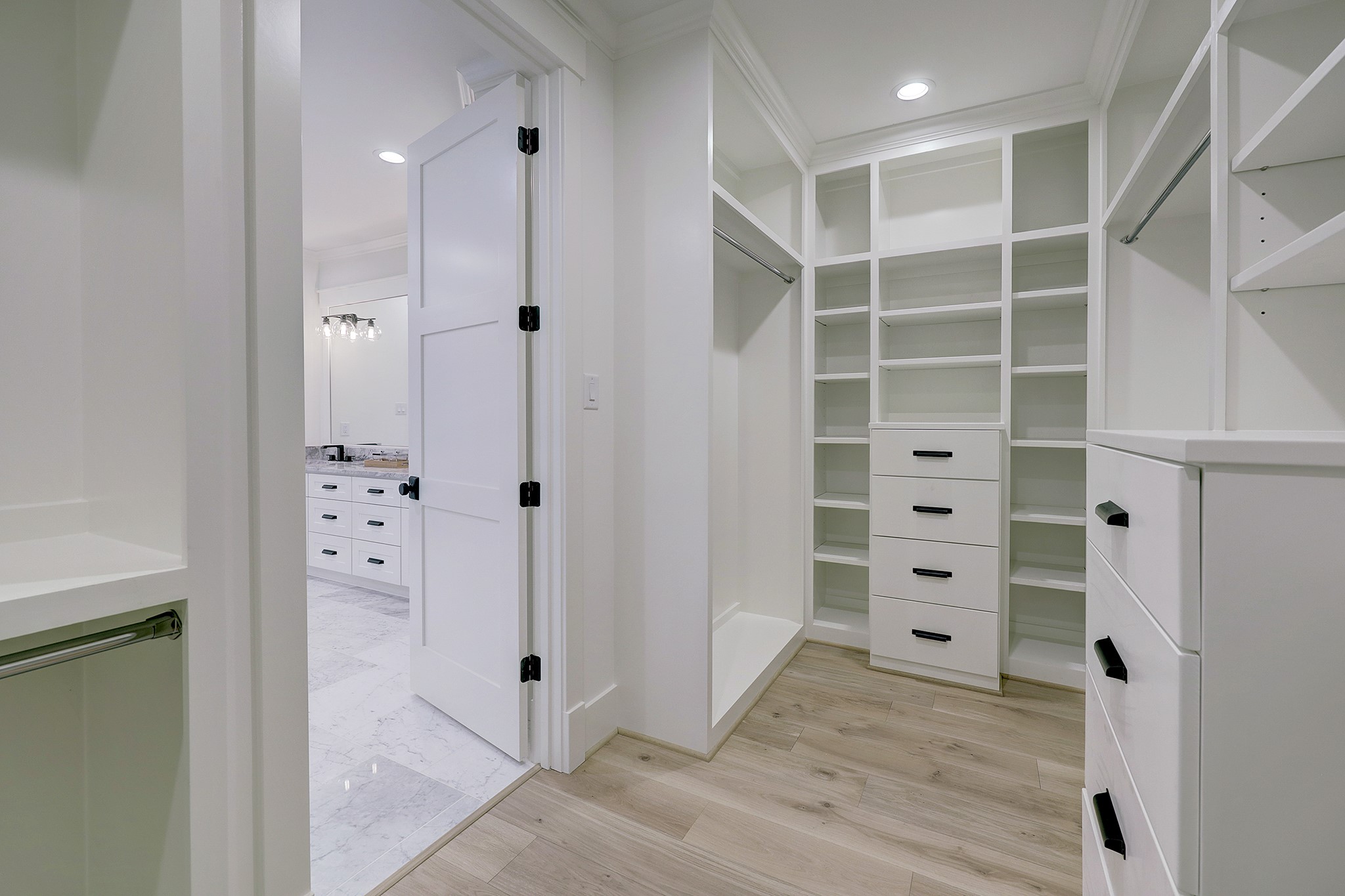 These built-ins in the primary closet are the apex of organization!