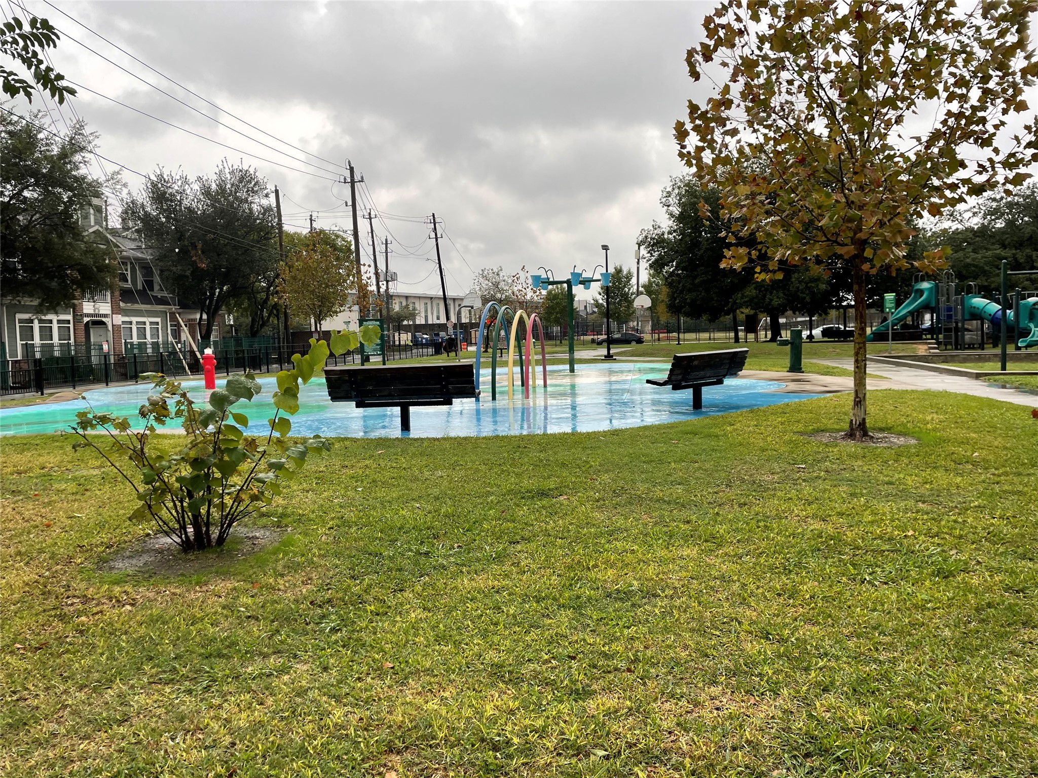 Wiley Park around corner has playground and water feature