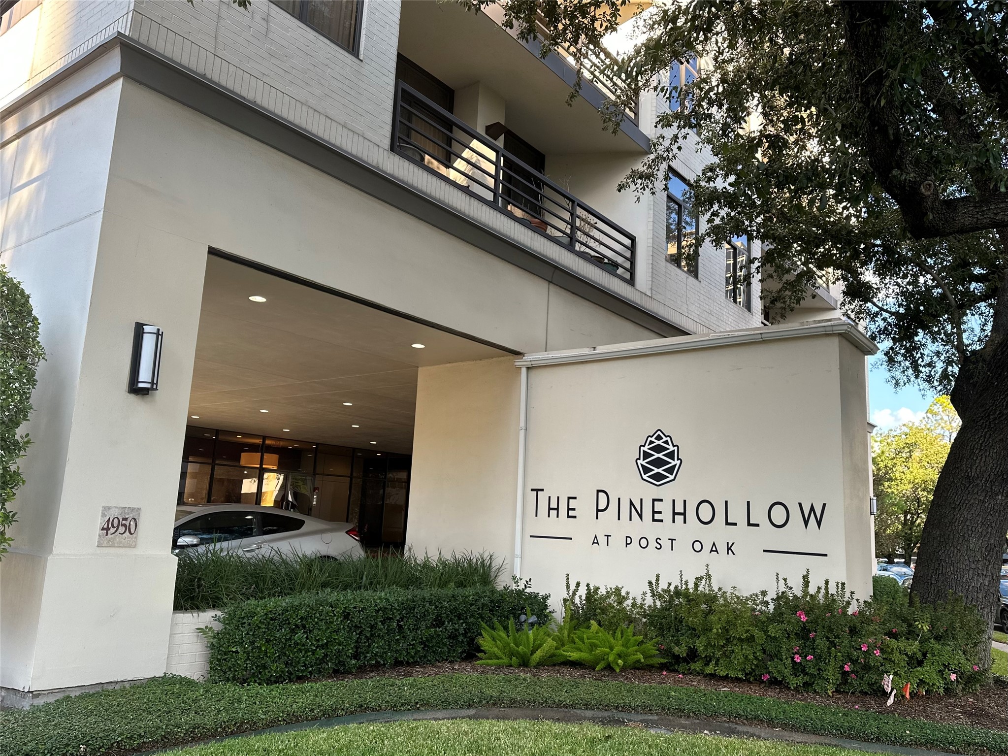 Front-The Pinehollow at Post Oak