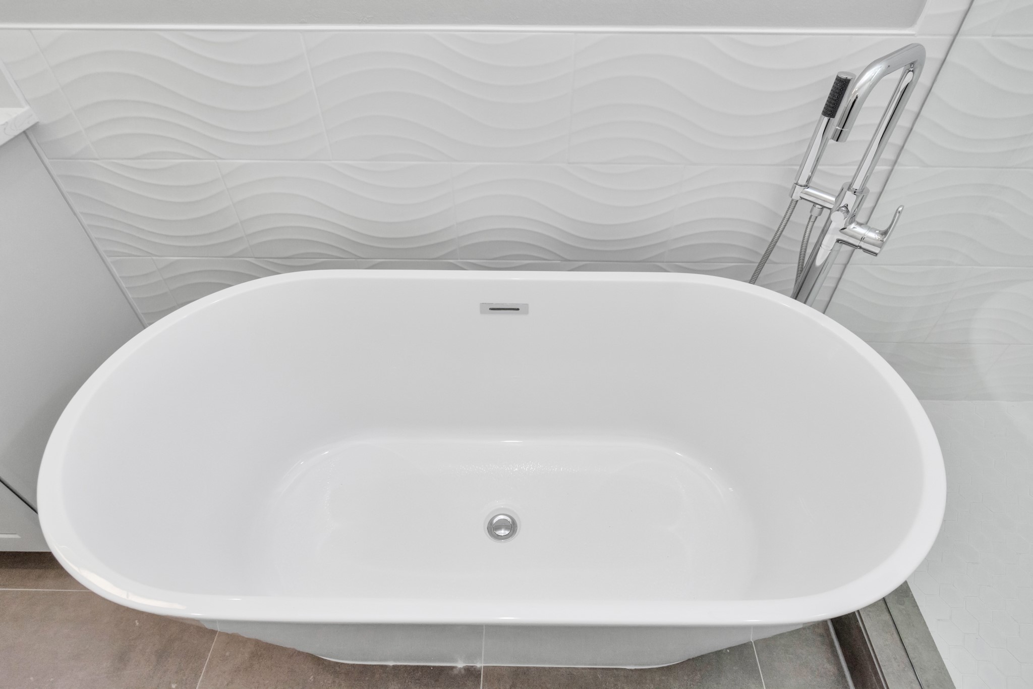 Stunning soaking tub, perfect for relaxing after a long day!