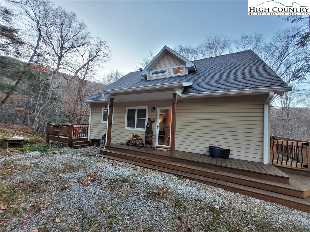 2004 stick built home by Vaughn Hughes (Vonco) on Upper Pond Creek. Hike along the creek to Greenbriar Rd where you have a short walk to Lake Coffey and the Beech Mountain Club recreation area. Well kept and turnkey home is nicely furnished and outfitted - ready to move in. Great central location yet private. Enjoy the creek sounds, dine alfresco on the back deck and soak in the cool breezes in summer. Open floor plan with yellow pine floors in the living areas. Wood burning fireplace has a gas starter. Owner is having electric heaters installed in all bedrooms, though both the previous owner and this one feel the monitor gas heater has been sufficient to heat the whole house. The driveway will also be graded as soon as possible. Avg elevation: 4330'
