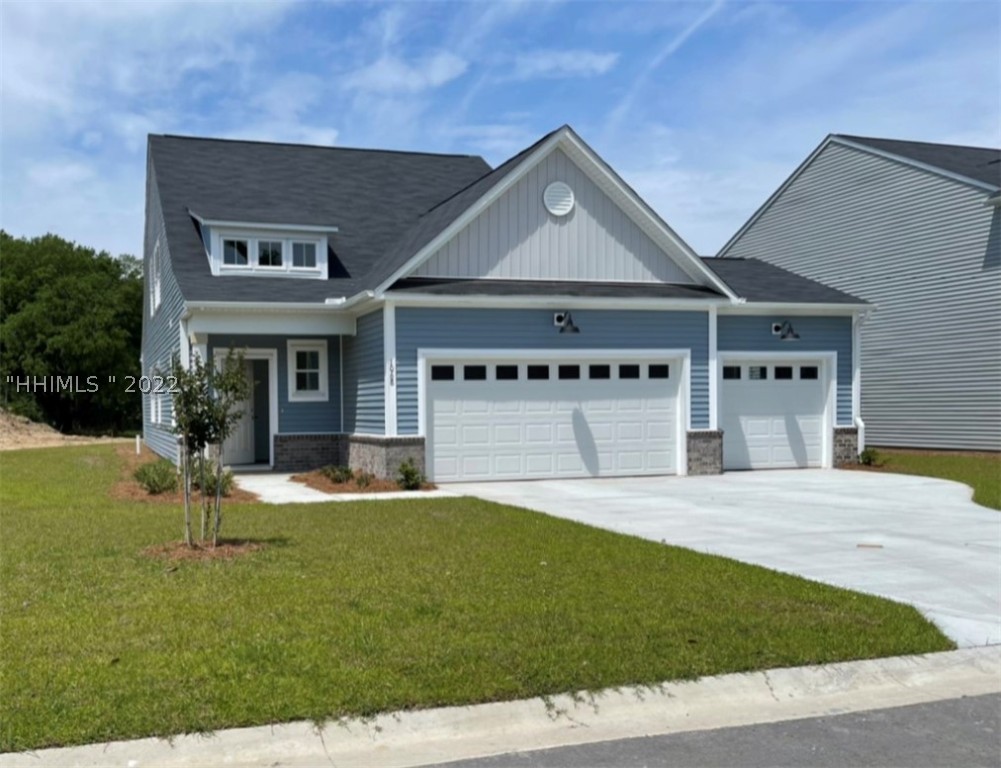 Brand new home on the water in small new development in the middle of everything! 
2 story home on a large lot facing a pond. 4 bedrooms, 2.5 bath and 3 car garage and screened in porch. Stainless steel appliances, full size washer and dryer. Granite countertops in kitchen and bathrooms.