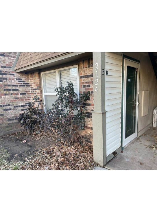 2124 W. Brooks St. Unit B Norman, OK 73069
Condo 2 Bedroom 1 Bathroom 
Square Feet 933


NORMAN SCHOOLS! This is a great opportunity to own your home today! This 2 bed 1 bath 933 square foot home is available through our lease option/rent to own program. This home is move-in ready!

We have an easy qualification process and look forward to working with you in becoming a homeowner. There is a $45 application fee per adult which includes a background check.