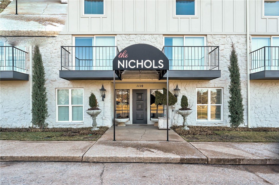 The absolute PERFECT opportunity to own a beautiful condo in Nichols Hills! Enjoy luxury living that's walking distance to all of your favorite stores and restaurants in Nichols Hills Plaza. This condo has been recently remodeled including new kitchen and appliances, flooring & bathrooms! Also enjoy other great features such as the beautiful pool & covered parking! This condo is Move in Ready and waiting for it's next owner. Call the listing agent for more details and showing requests.