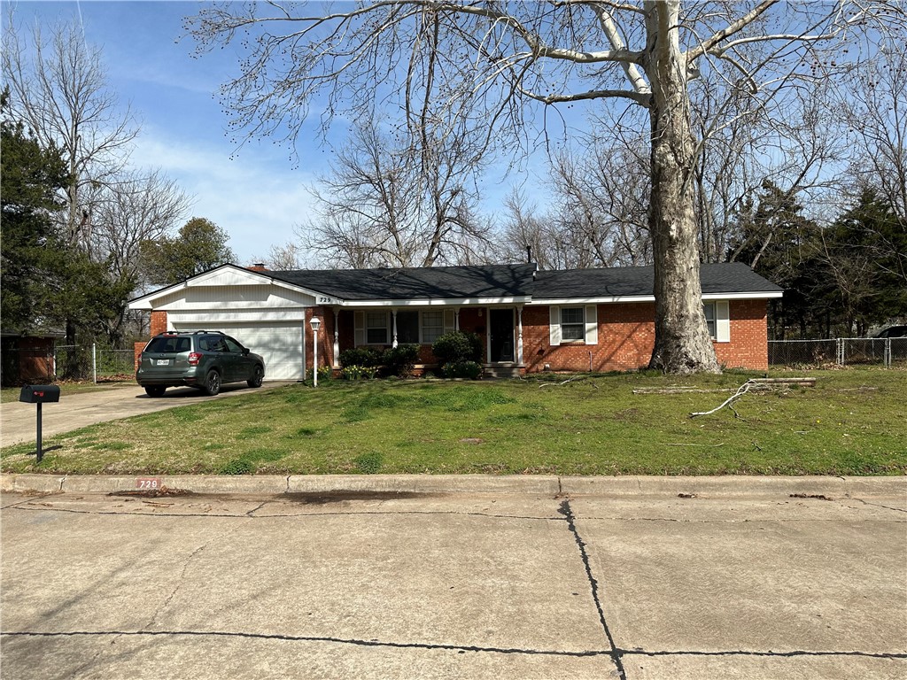 3 bed, 2 bath home in Norman available June 1st.