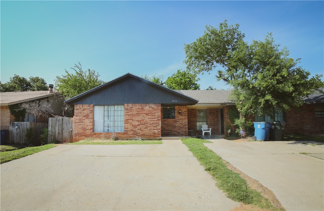 Beautiful 3 bed 2 bath remodeled half duplex .The property is the Heart of Midwest city Oklahoma close to The      
 Tinker Air Force And close to the Midwest City Park and pool. Owner is a licensed realtor in Oklahoma. 48 Hour Notice To Show .The property is currently leased for 1 year