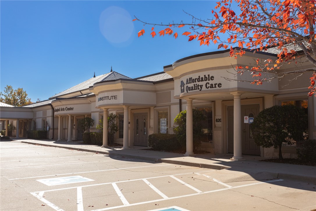 Available spaces include: 620 24th Ave SW Norman, OK 73069  3,400sq. ft, 640 24th Ave SW Norman, OK 73069  4,774sq. ft. $18.00/sq. ft. Call for available Suites and pricing.