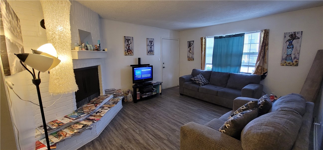 Come see this beautifully remodeled condo in a great location!! This unit is located on the lower level in the North Eastern part of the complex which is nearby the common laundry room, pool and mailboxes. The University of Oklahoma is within biking distance as well as many restaurants, grocery & shopping areas! Bring your offer today! Tenant will be out Saturday!