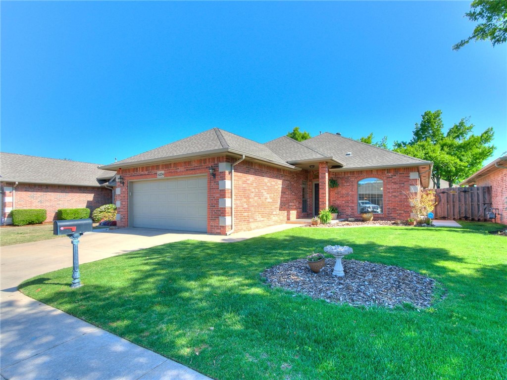 SE EDMOND - AT THIS LOW PRICE??? >> GATED COMMUNITY | EASY LIFESTYLE | CLOSE TO EVERYTHING