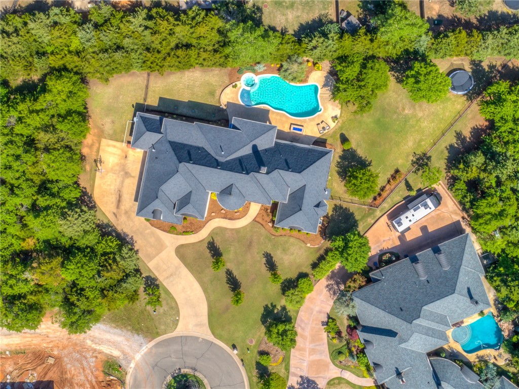 4020 NE 117th Street, Oklahoma City, OK 73131 view of drone / aerial view