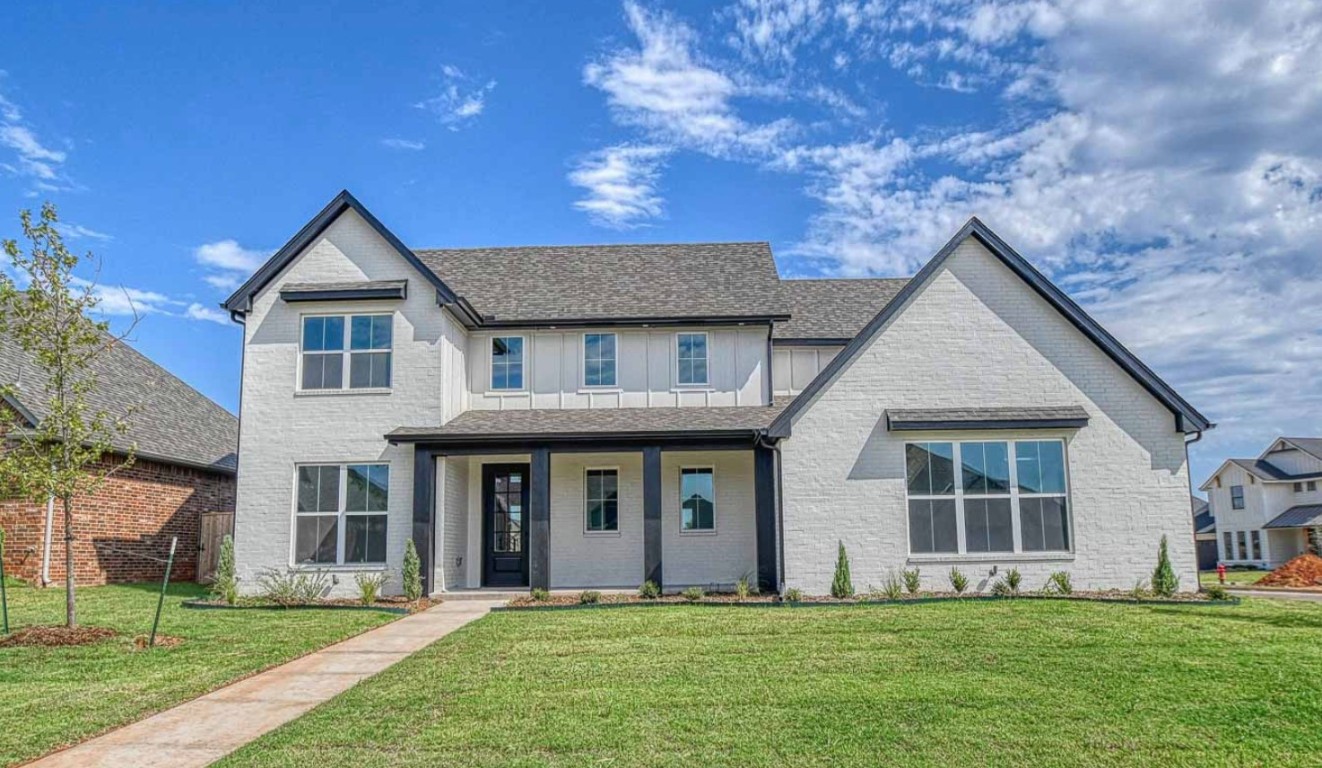 An excellent opportunity to own your new home in the thriving north Norman area. Excellent Norman Public Schools, easy access to I35, shopping and dining. This Craftsman Heyworth Floor Plan with a bonus room is an excellent place to call home.