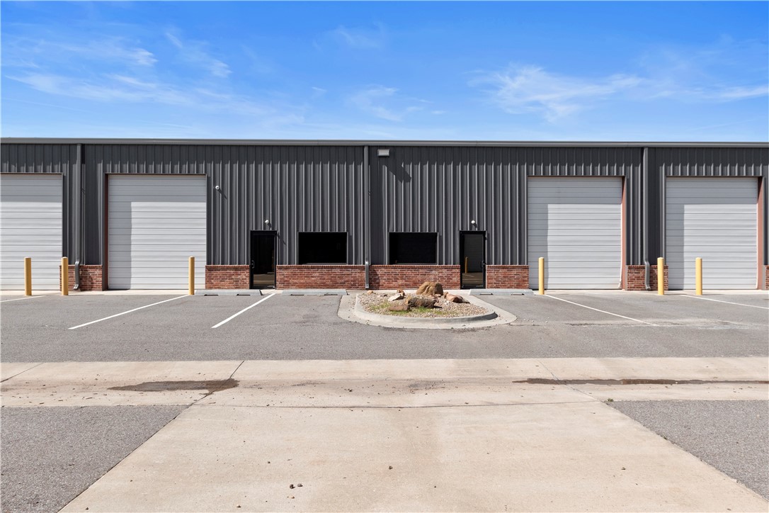 CANNABIS FRIENDLY 2500-9000+ SF available! Beautiful building with major upgrades in electrical Built out for Grow/Processing but could be renovated for other tenant Can be leased with 4210 Close proximity to several amenities, yet tucked away in quiet Industrial park Separate addresses for grow and processing, if needed All types of tenants welcome, with in zoning requirements