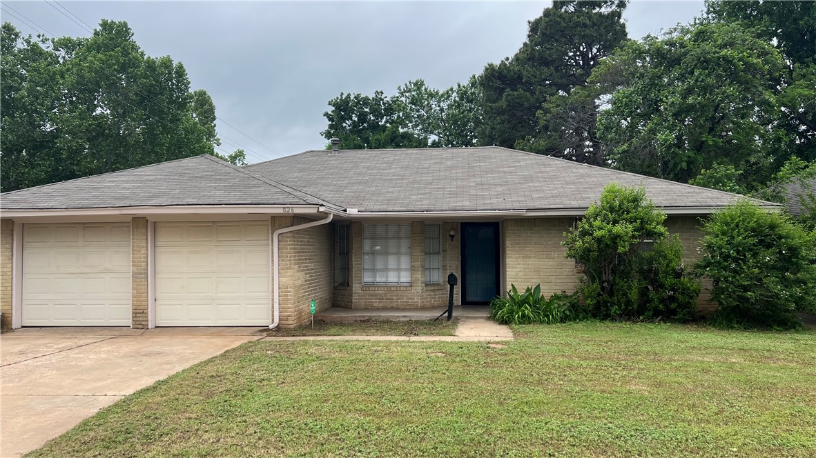 Located 5 minutes from OU, shopping, and restaurants. Home has a nice layout with large kitchen, inside utility room, wood burning fireplace, a fenced yard, and mature trees on a corner lot. New carpet. Award winning schools.