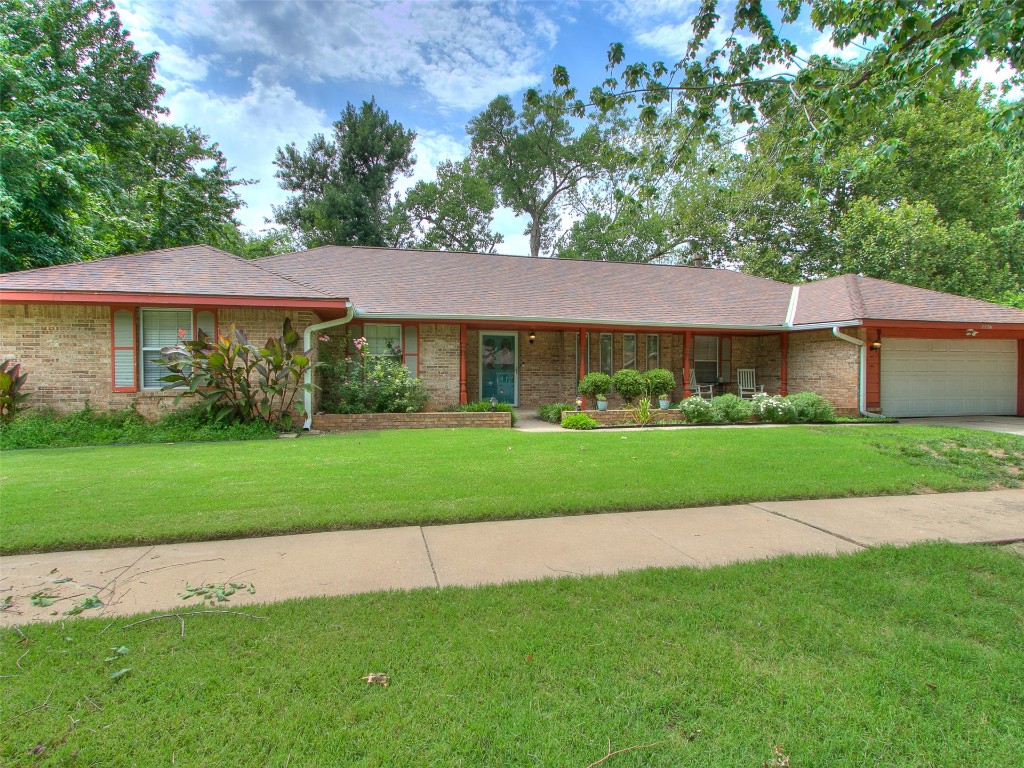 Take a look at this spacious home with 5 bedrooms and 2.1 bathrooms, surrounded by lovely, mature trees. The open floor plan allows for versatile use of space while maintaining a comfortable atmosphere. The kitchen has been renovated and is equipped with modern appliances, making cooking a breeze. This location is perfect with its convenient proximity to OU and I-35, as well as the added bonus of being situated on a cul-de-sac. Additionally, the laundry room and half bathroom have been cleverly placed between the kitchen and garage for easy access. All this home needs is you! Reach out today!