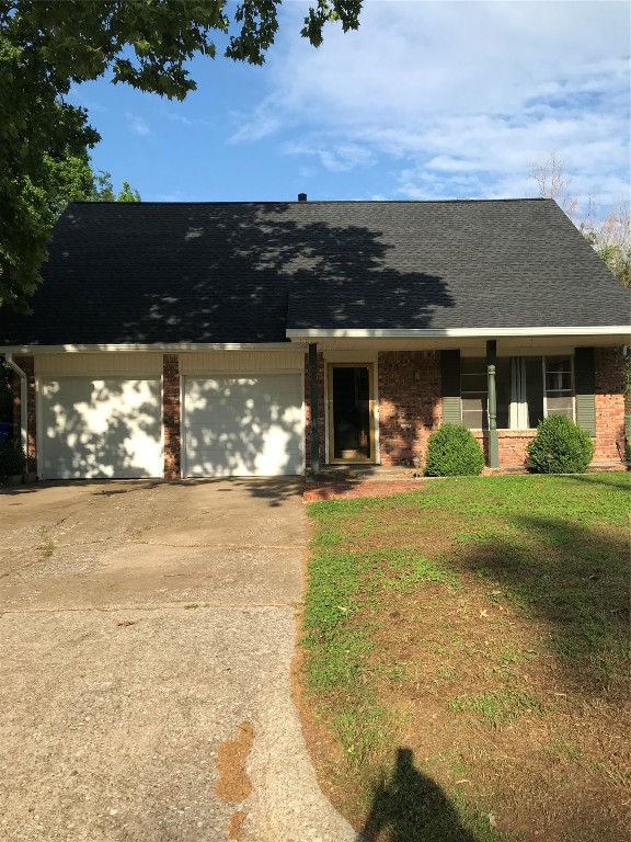 4 Bed, 11/2 bath 2 story house located close to OU & I-35. Large fenced in yard with walking distance to Jackson Elementary. Located on a quiet cul-de-sac. New roof in 2021. Front porch and backyard patio. Well for watering purposes only. One owner house, that needs some updating.  To be sold, “As is, no repairs”.
