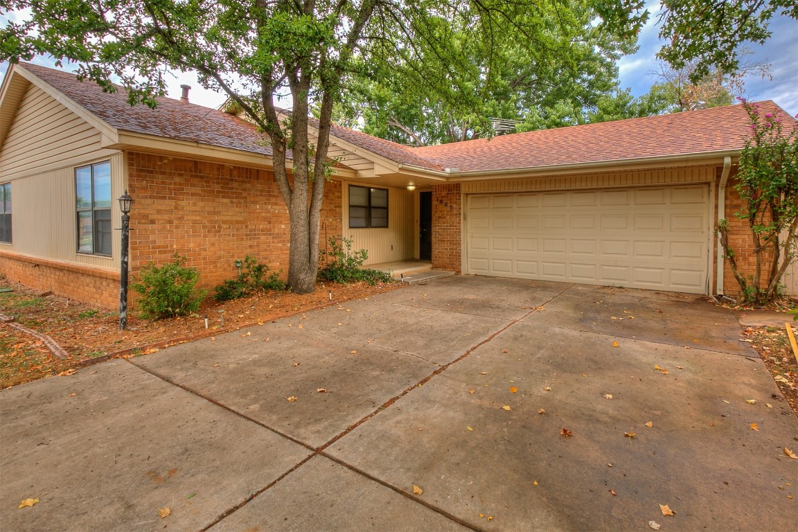 Introducing a conveniently located home that has been recently updated. Nestled in a prime location close to HWY 9, Norman regional hospital and stores, making everyday living a breeze. Step inside to discover fresh paint throughout the interior, creating a bright atmosphere. New flooring throughout to include carpet and LVP flooring. Kitchen is equipped with granite countertops and ample space for a large dining table and flexible space to use as you wish. You will love the two living areas to include a beautiful sunroom surrounded with windows. Stand up storm shelter is in the garage. HVAC is 2019 and water heater is 2017.