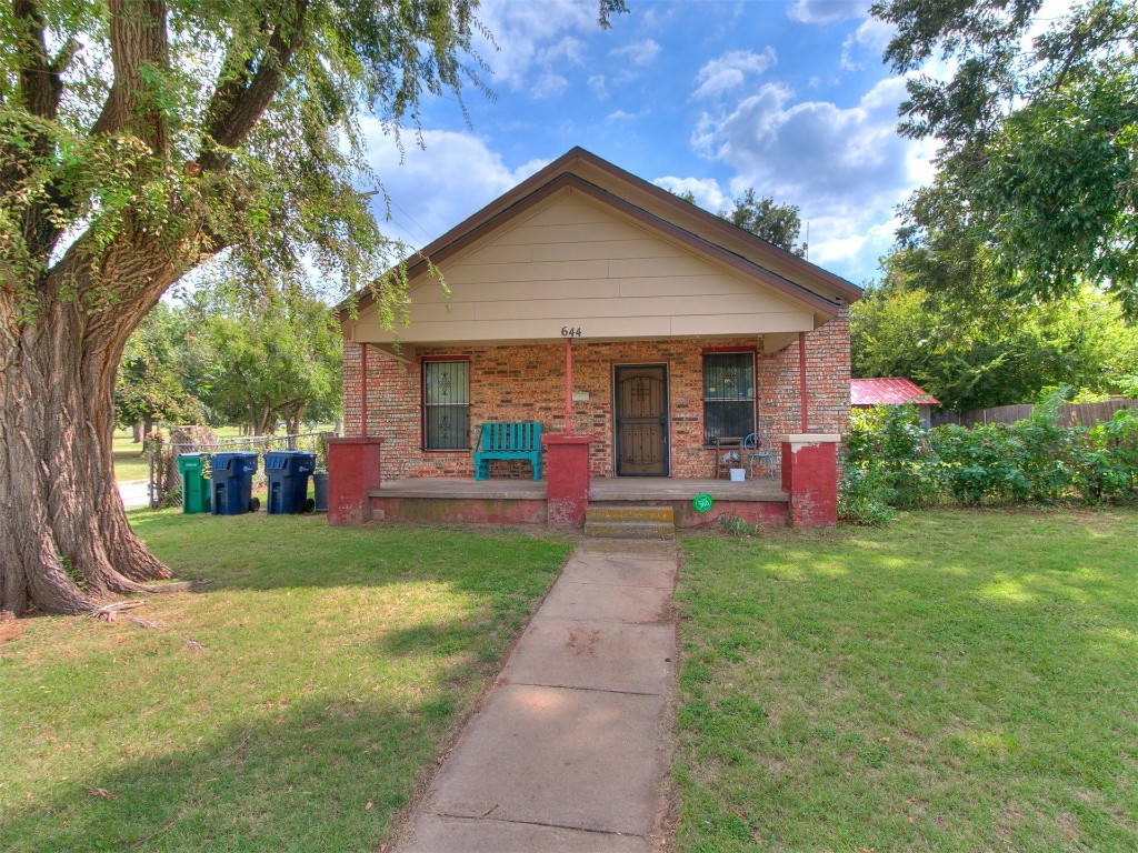 Great house close to I-35.  2 bedrooms downstairs, 1 bedroom upstairs with bonus room-could be 4th bedroom/study/flex space.  Windows replaced in 2018. Roof 2023 Gutters 2023 HVAC 2023.  Kitchen Remodeled in 2015 with new cabinets and granite counter tops.  Stove Replaced in 2015. Microwave 2020. Electrical updated.  Alarm System with Cameras/DVR stay with the home. 1 Car 20x20 Detached Garage. 3 Storage Sheds 12x16.  City Water, Electric, Gas.  Septic tank was replaced 2017. New Carpet downstairs 2023. Large Corner Lot with 2 gate access areas with lots of parking inside the fence.  Large trees and plenty of grassy area.