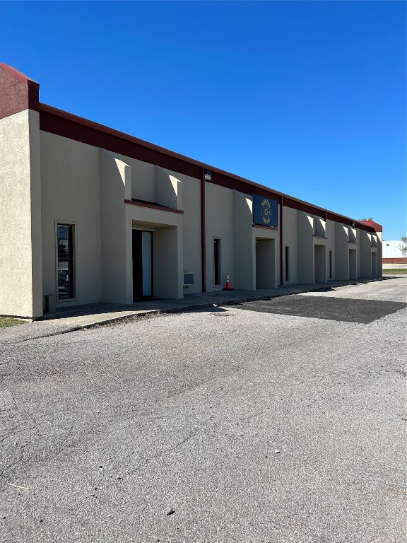 Commercial warehouse space available. Approximately 1610 sq ft. Front office space. Bathroom. Warehouse space with rolling door. Drive in bay. Loft space for extra storage. Convenient location. Tecumseh road frontage. Close to Interstate 35. Plenty of parking. Warehouse clear height is 15'5".