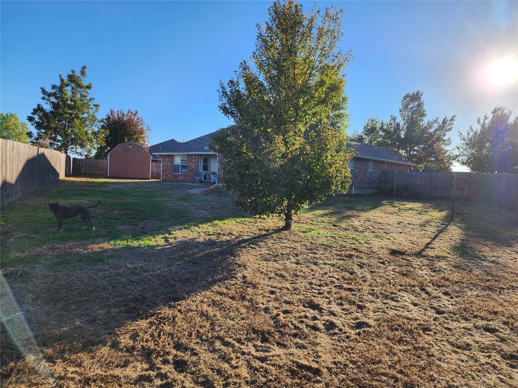 723 E Forest Court Lane, Mustang, OK 73064 view of yard