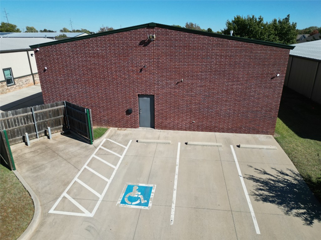 Nice modern 2250 square foot warehouse with 2 10X12 overhead doors, a bathroom 14 foot plus ceilings, mini split AC units and a heater.  Owner pays water, sewer, and trash.  
Great for any type of trade business or general warehouse use.  $1750 per month