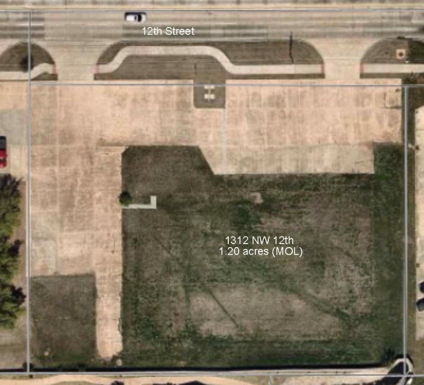 Perfect location for Professional Office.  Located on 12th Street (119th Street) in Moore between Santa Fe & Western Ave.  Preciously developed commercial lot.  Subject to Sellers approval.