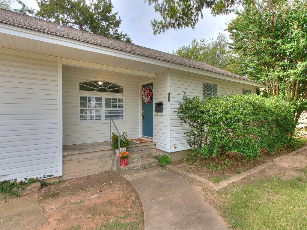 **FOR RENT Immediately!  2-1-24**UPDATES-New paint & carpet, new kitchen backsplash, new fully fenced! Perfect for groups! 1 mile from OU Stadium, between Lahoma & University, close to everything. 3 bed+study OR 4 bed, 2 full bath (4th bed could be study/2nd living space!) Kitchen includes an electric stove, dishwasher, refrigerator and pantry with built in shelves for ample amounts of storage. Upstairs off the kitchen is a bedroom with a large closet. Down the hallway you have the main full bathroom with easy access to the 2 bedrooms both with closets. Downstairs is also another bedroom with potential to be a second living area/study. The 2nd full bathroom is also downstairs with a step-in shower and washer/dryer also included. (Sorry-no pets, no smoking!) *PLEASE NOTE: all decor and furniture and decor has been staged virtually.*