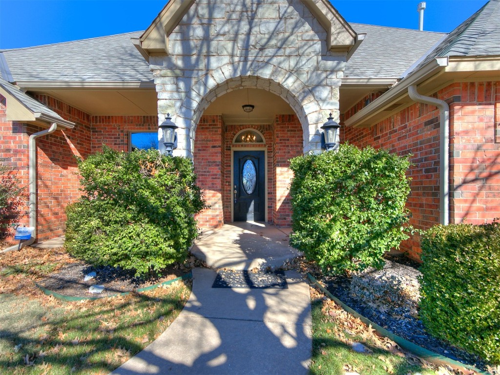 12400 Olivine Terrace, Oklahoma City, OK 73170 view of doorway to property