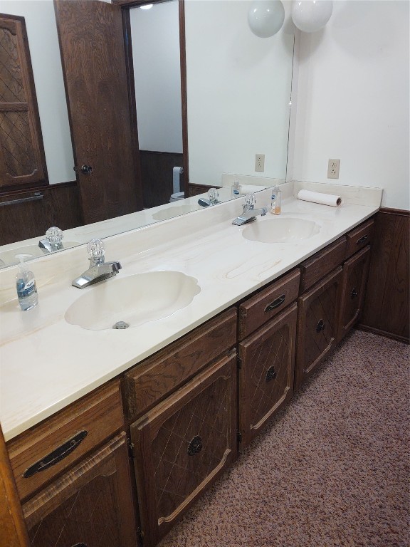 1240 COUNTY Road, Carnegie, OK 73015 bathroom with double sink vanity