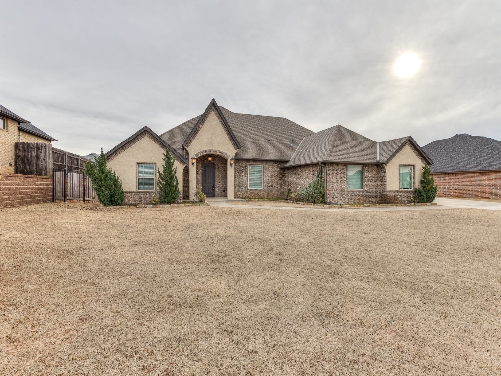 10900 NW 96th Street, Yukon, OK 73099 view of french provincial home