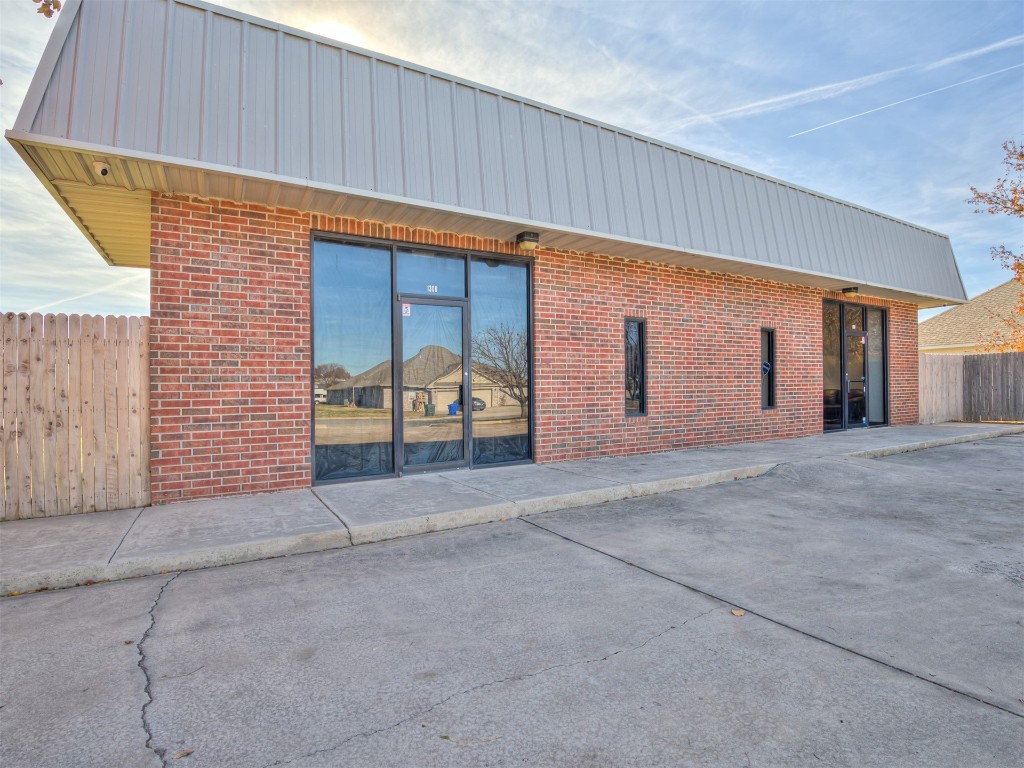 Versatile warehouse space just east of OU campus in Norman. This space can be leased as is and used as warehouse or built out for a specific use.