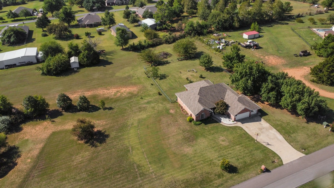 5808 E McMillin Dr, Tuttle, OK 73089 view of bird's eye view