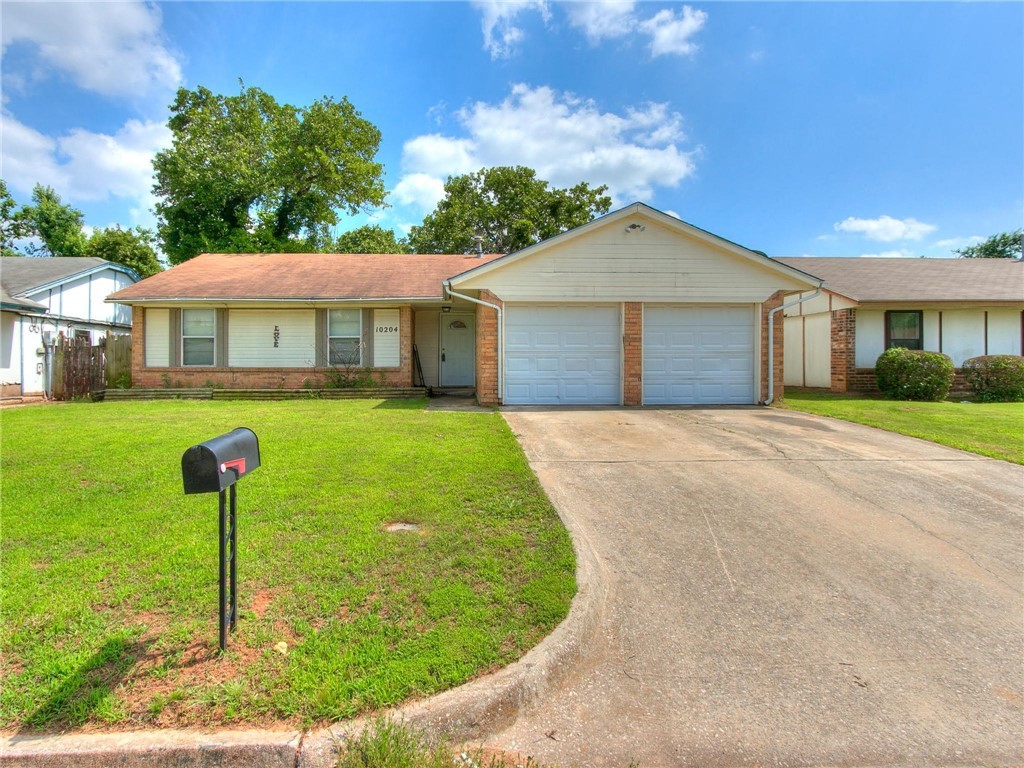 10204 Isaac Drive, Midwest City, OK 73130 Listing Photo 2
