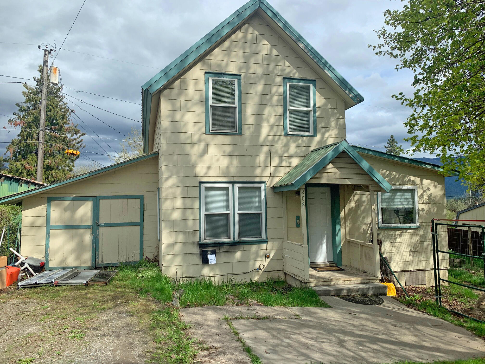 Affordable home in Thompson Falls. 1,300+ sq.ft. 2 bdrm, 1 bath with bonus room. Home sets back from street frontage and has a large yard with several mature trees for shade.