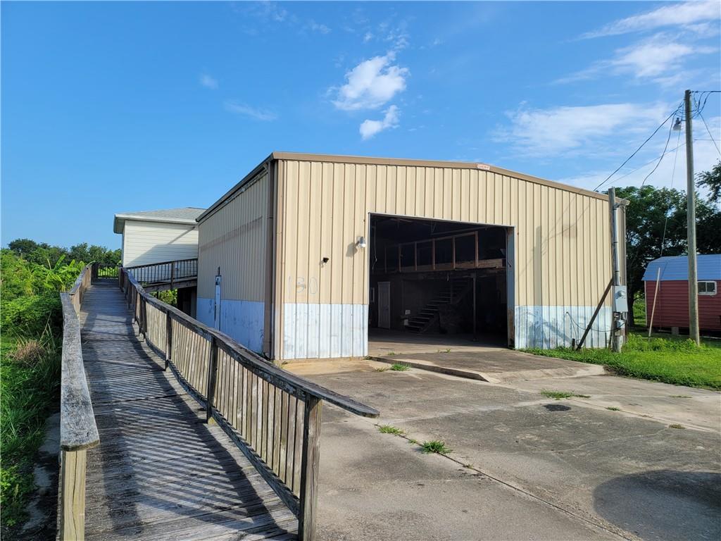 listing main picture