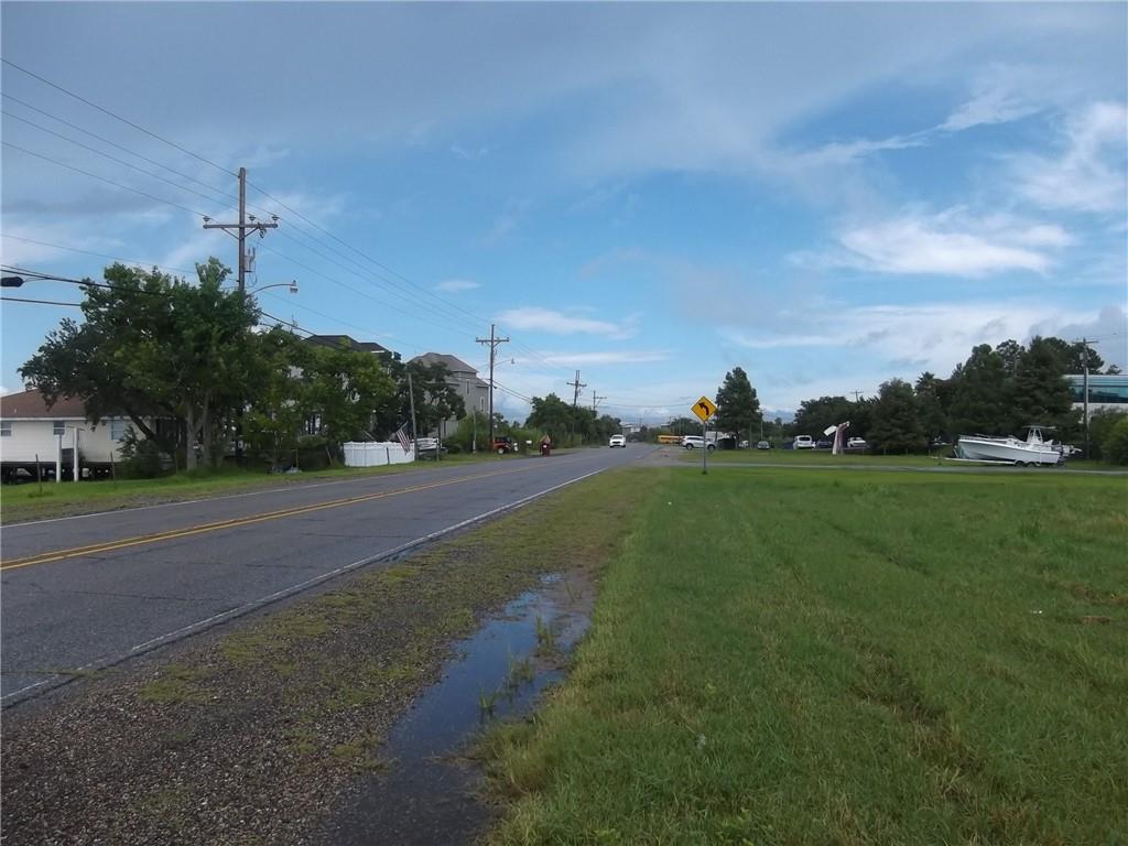Pontchartrain Drive, Slidell, Louisiana image 3