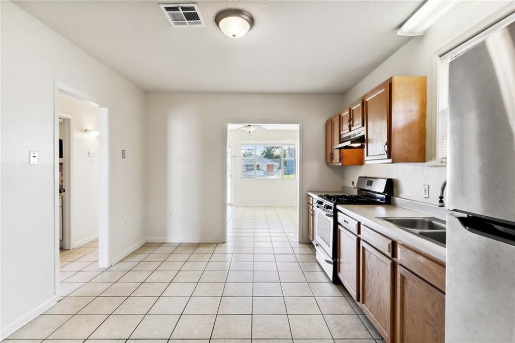 Room for small dining table in eat in kitchen