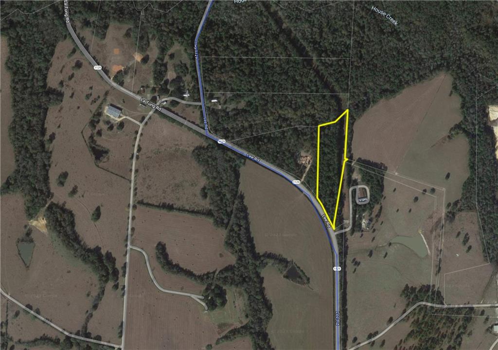 7.36 Acres in N Lee Road Area waiting for you to make your own slice of paradise. Could be cleared for horses or cattle. Also, Gas Pipeline Right of Way can be used for pasture or roadway. Creative minds could make this parcel beautiful!!