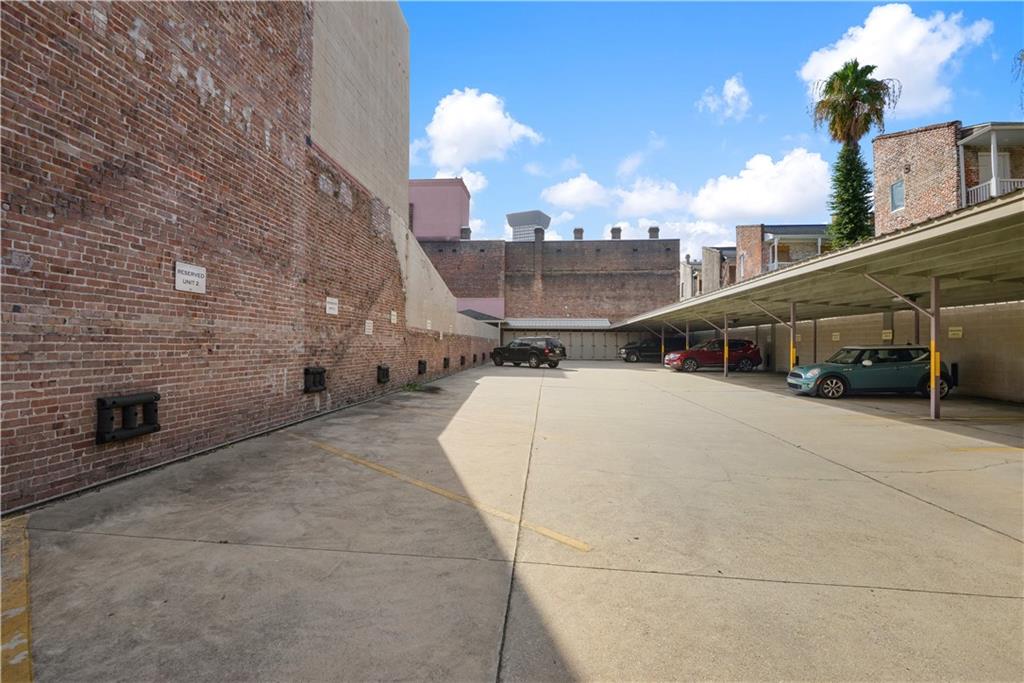 828 St Charles Avenue #2, New Orleans, Louisiana image 31