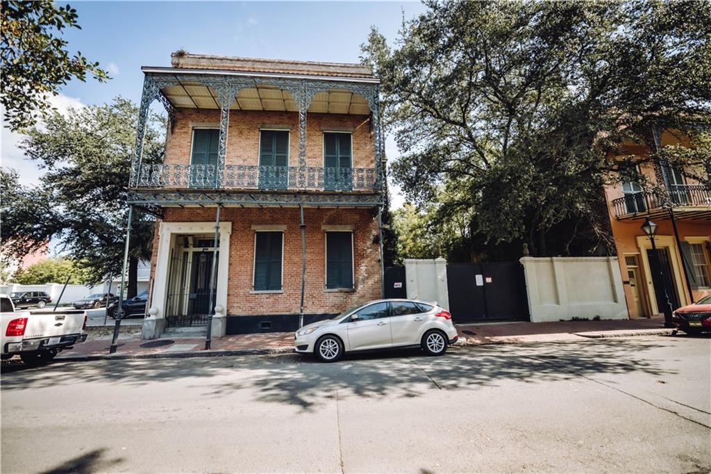 1025 St. Louis Street, New Orleans, LA 