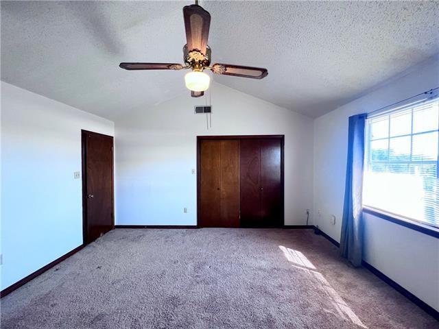 2909 Independence Street 9