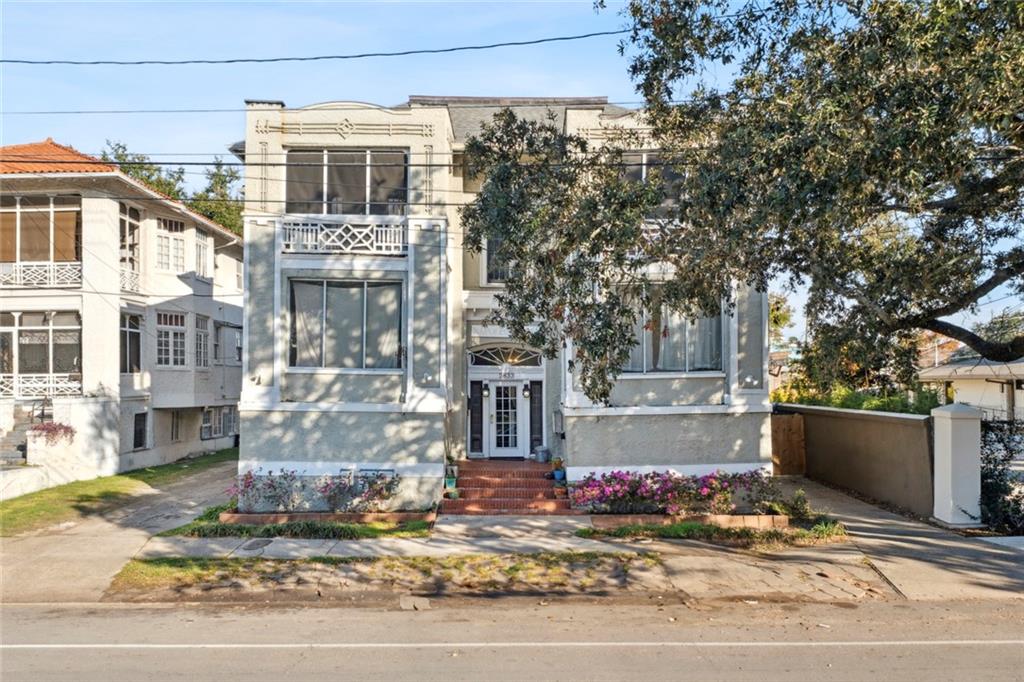 2833 Napoleon Avenue, New Orleans, LA 