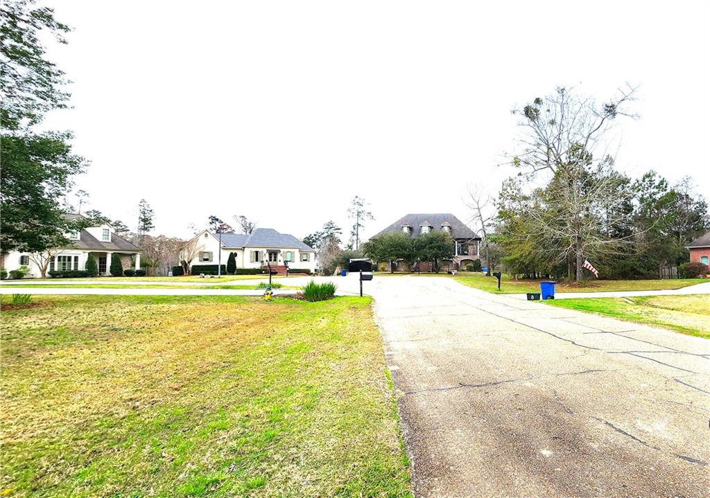 Hardy Drive, Covington, Louisiana image 15