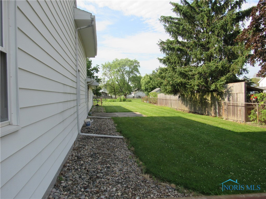 Listing photo id 28 for 409 Maplewood Street