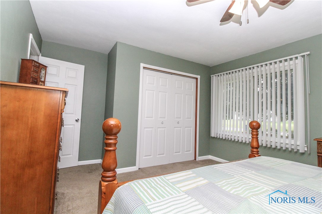 Listing photo id 24 for 619 Brookside Drive