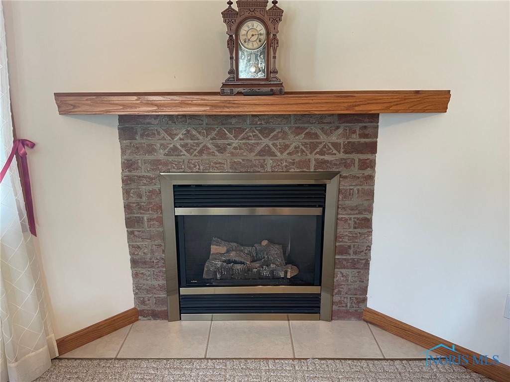 Gas fireplace in Living room