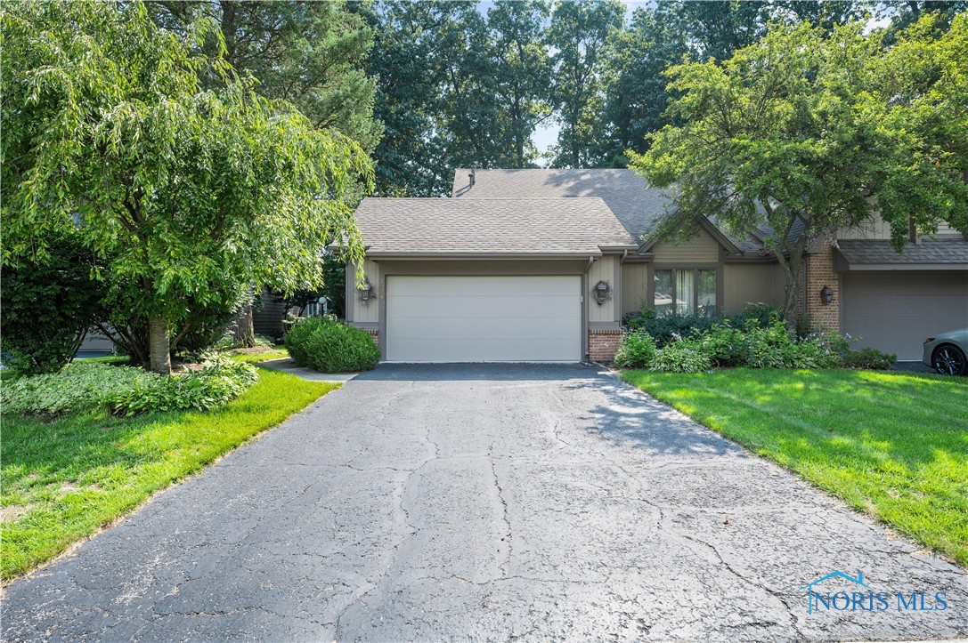 Listing photo id 4 for 2924 Joelle Drive