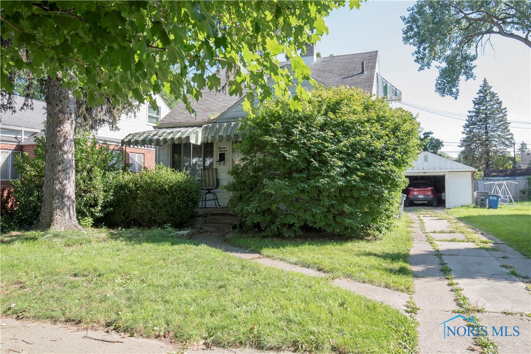 Attention Investors! West Toledo home with long-term tenant currently rented $840 month-to-month. Full basement and detached garage. Home will be sold as-is. 
Can be sold as a package with other West Toledo homes, see MLS attachment for package details.
