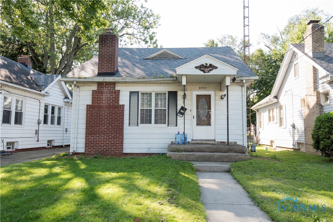 Attention Investors! West Toledo home with tenant currently rented $830 month-to-month. Full basement and detached garage. Home will be sold as-is. 
Can be sold as a package with other West Toledo homes, see MLS attachment for package details.