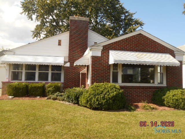Cute South Toledo brick bungalow with 1 bedroom, nice kitchen with appliances and fenced yard. Brand new roof & carpeting throughout, enclosed porch & attached 1 car garage.  PRE-APPROVAL OR PROOF OF FUNDS REQUIRED WITH ALL OFFERS.